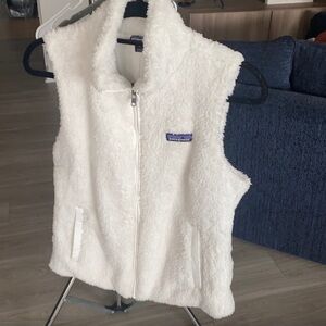 Patagonia Cream Fuzzy Zip-Up Vest